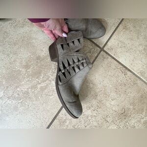 Carlos Santana ankle booties